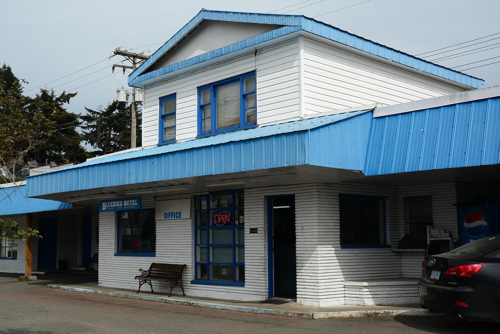 Bluebird Motel 艾伯尼港 外观 照片